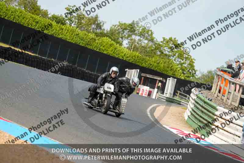 Vintage motorcycle club;eventdigitalimages;mallory park;mallory park trackday photographs;no limits trackdays;peter wileman photography;trackday digital images;trackday photos;vmcc festival 1000 bikes photographs